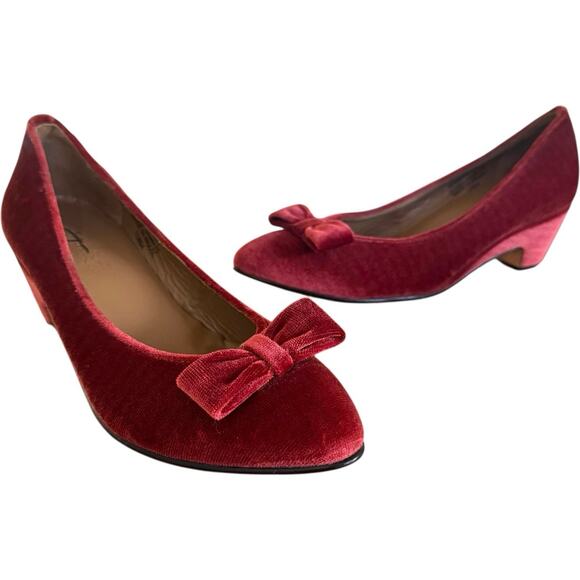 L.L. Bean Velvet Bow Round Toe Cuban Heel Pump Shoes Red Women's Size 7.5M - Picture 1 of 9